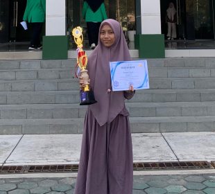 RAHMATUL FITRIAH JUARA 1 MHQ IAIN KUDUS