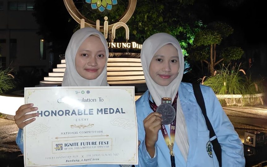 PAI Arifatul Mufitda & Era Auliatul Faiza Honorable Medal